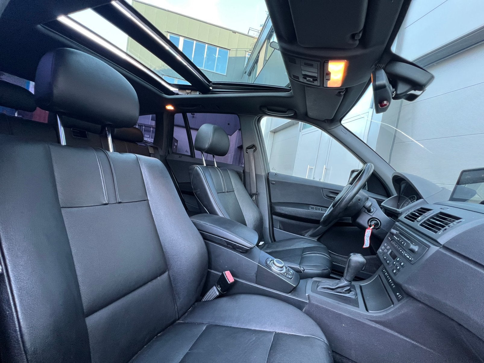 Zwarte BMW X3 2.5i SUV 4X4 192PK Automaat/PanoramaDak/LUXE!, Auto's, Automaat, 1800 kg, Zwart, Bluetooth