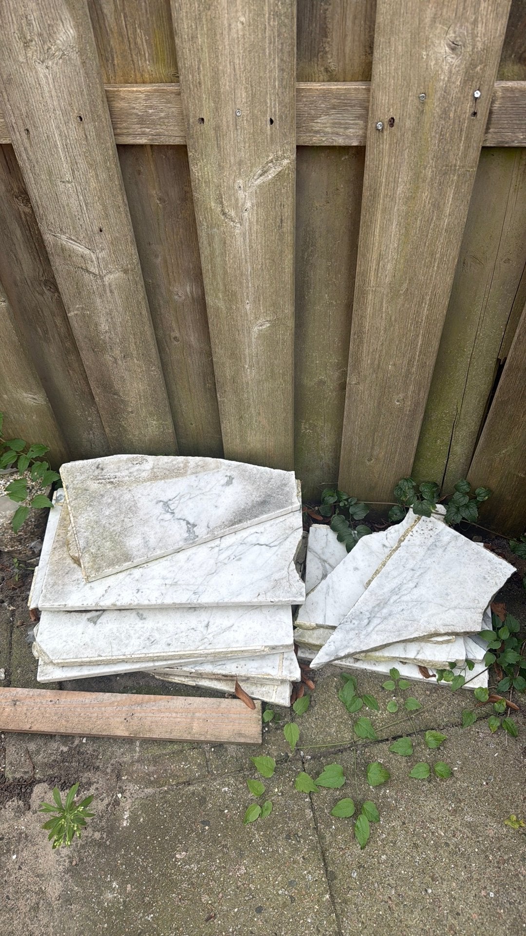 Resten van marmeren tegels, Doe-het-zelf en Verbouw, Ophalen, Gebruikt, 20 tot 40 cm, Minder dan 5 m²