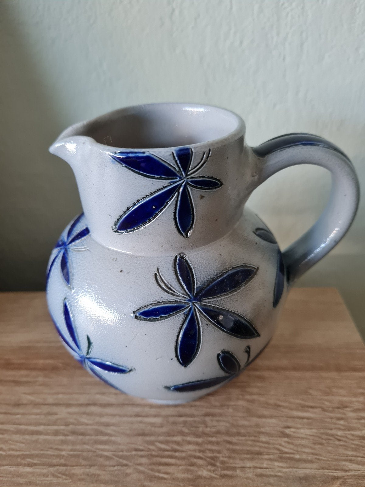 Kleine Franse kannetje van keramiek,  handgemaakt  13,5 cm, Ophalen