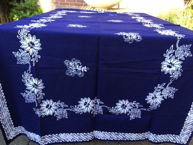 Blauw Indonesisch tafelkleed+ 6 servetten.Nieuw. 200x115 cm, 115 cm, Blauw, Nieuw, Ophalen of Verzenden