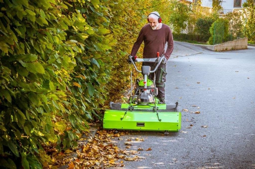 ZIPPER MACHINES AUSTRIA VEEGMACHINE ZI-KM1000  Beschrijving, Ophalen of Verzenden, Nieuw, Bezem