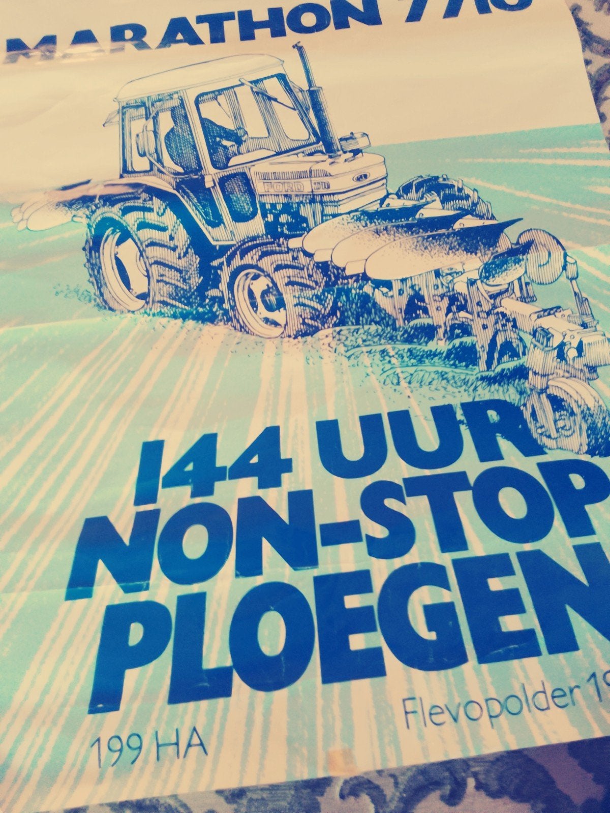 Originele poster 144 uur non-stop ploegen Flevopolder, Verzamelen, Gebruikt, Rechthoekig Liggend, Ophalen of Verzenden, A1 t/m A3
