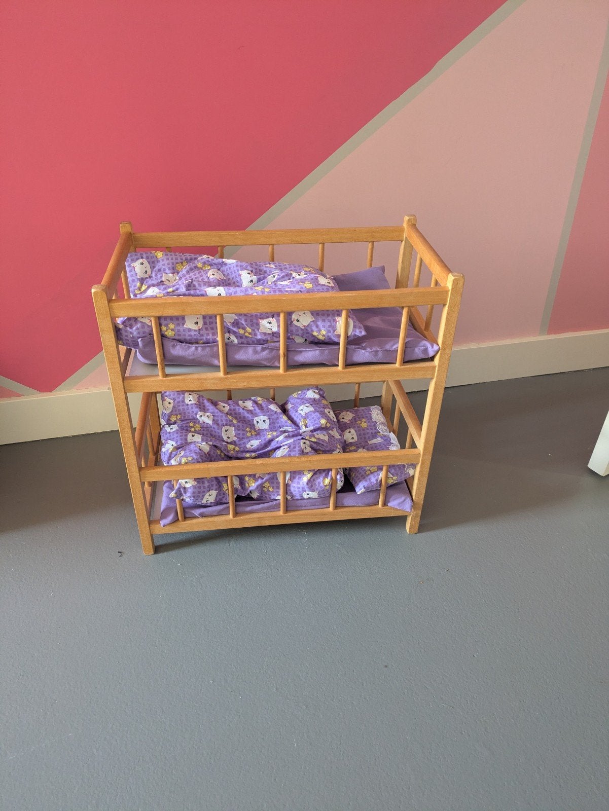 poppenwagen roze of paars, poppenstoeltje en stapelbedje, Ophalen, Gebruikt, Babypop