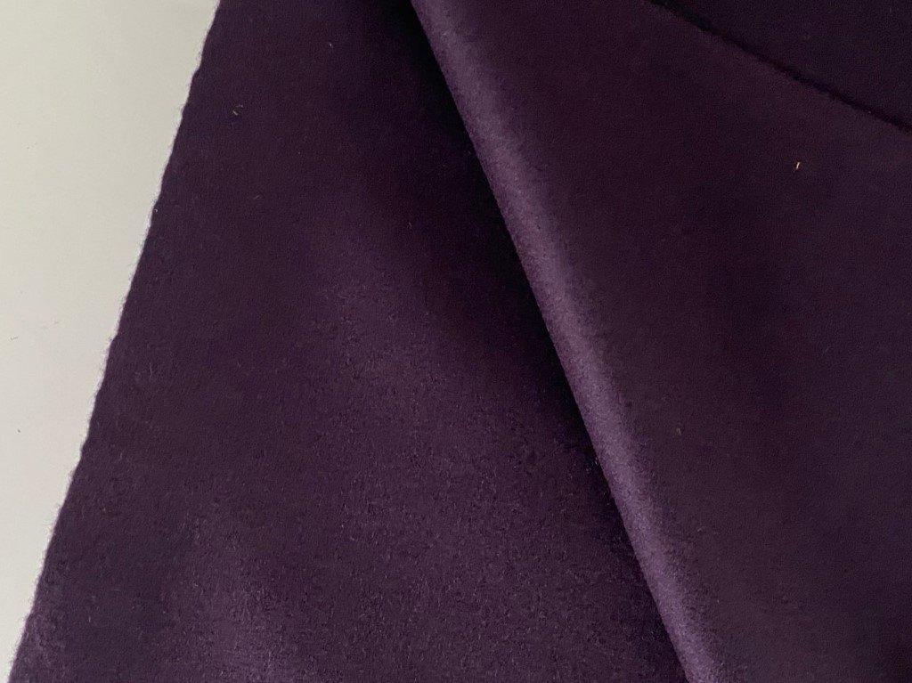 Kvadrat Divina 3 376 donker paars; restant meubelstof, Wol, 120 cm of meer, Paars, Nieuw