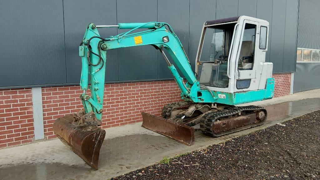 IHI 30 graafmachine 3 tonner 35 N, Graafmachine
