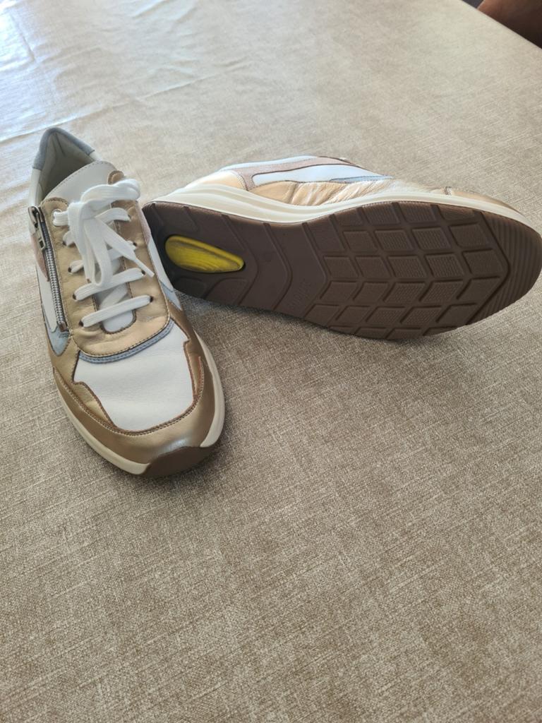 Solidus sneakers goud/wit - Zo goed als nieuw, Overige kleuren, Solidus, Ophalen of Verzenden, Sneakers of Gympen