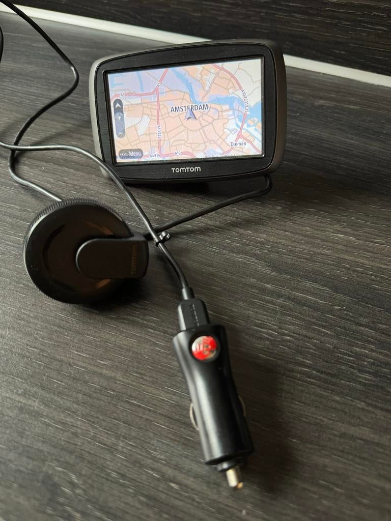 TomTom GO 40 navigatiesysteem met lader en houder, Ophalen of Verzenden, Gebruikt