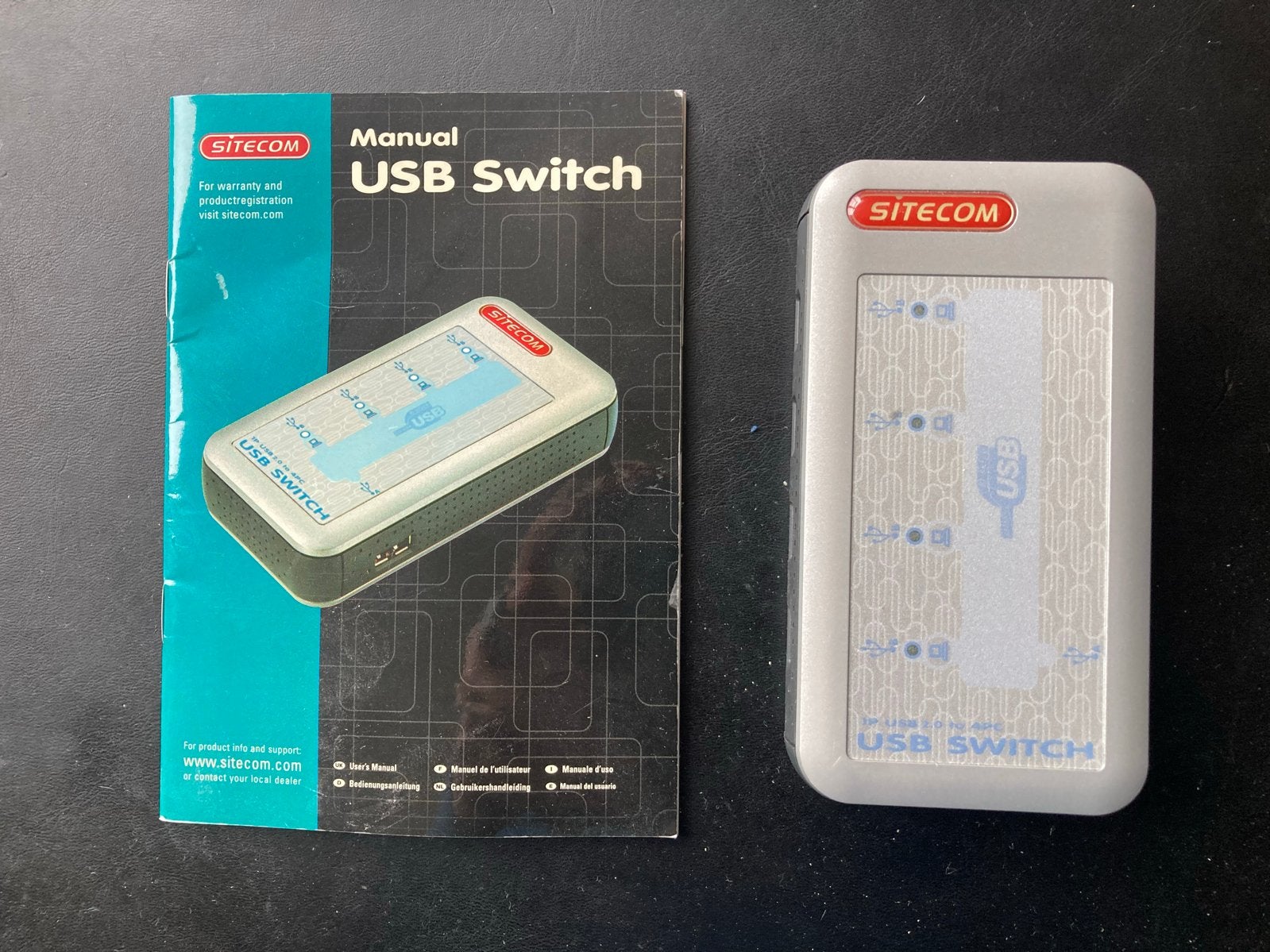 Sitecom USB Switch CN-122 met handleiding, Ophalen of Verzenden, Zo goed als nieuw