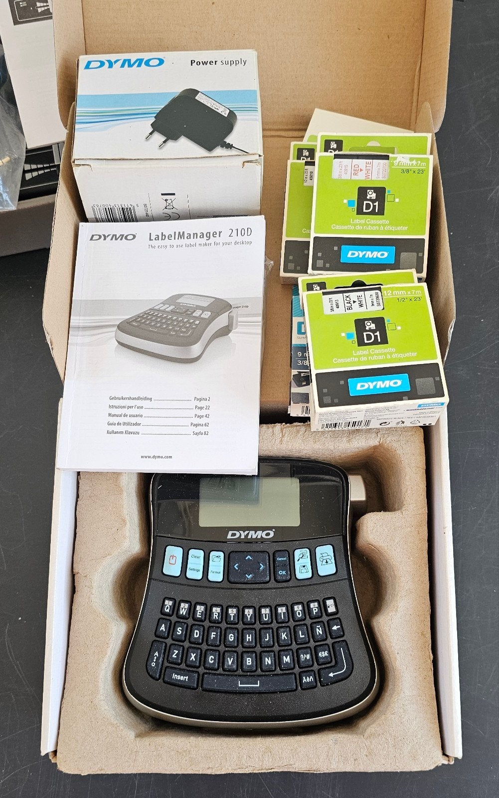 DYMO LabelManager 210D labelprinter met labels en adapter, Computers en Software, Labelprinters, DYMO, Qwerty, Ophalen of Verzenden
