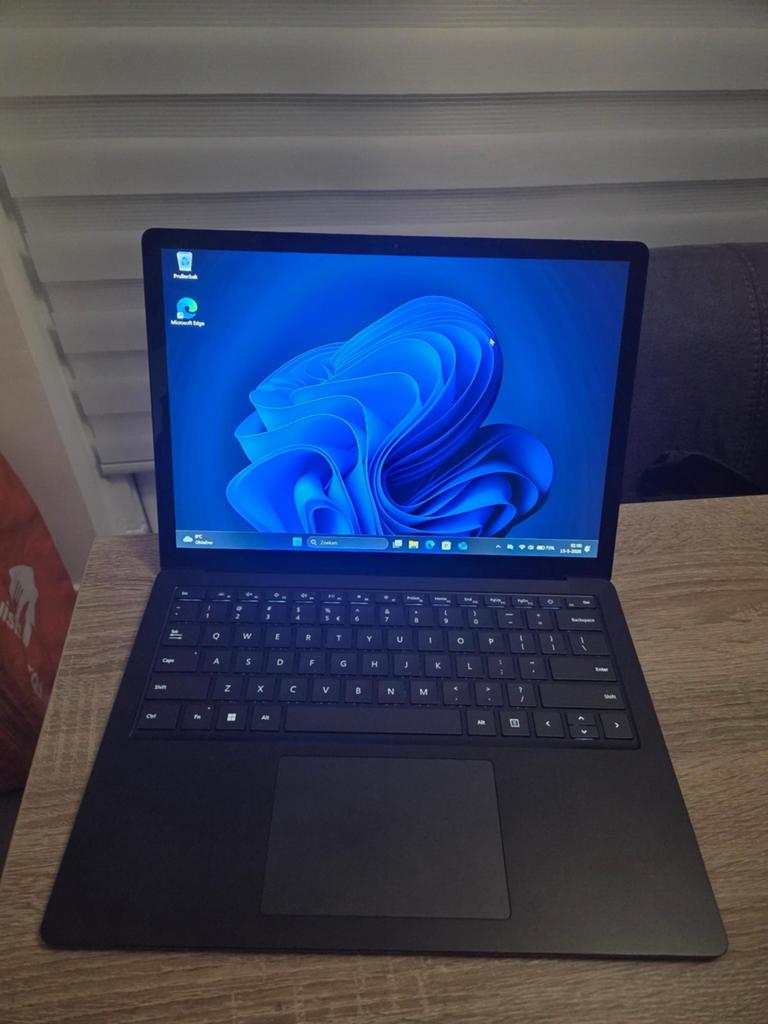 Microsoft Surface 4, 2 tot 3 Ghz, Qwerty, Ophalen of Verzenden, Zo goed als nieuw