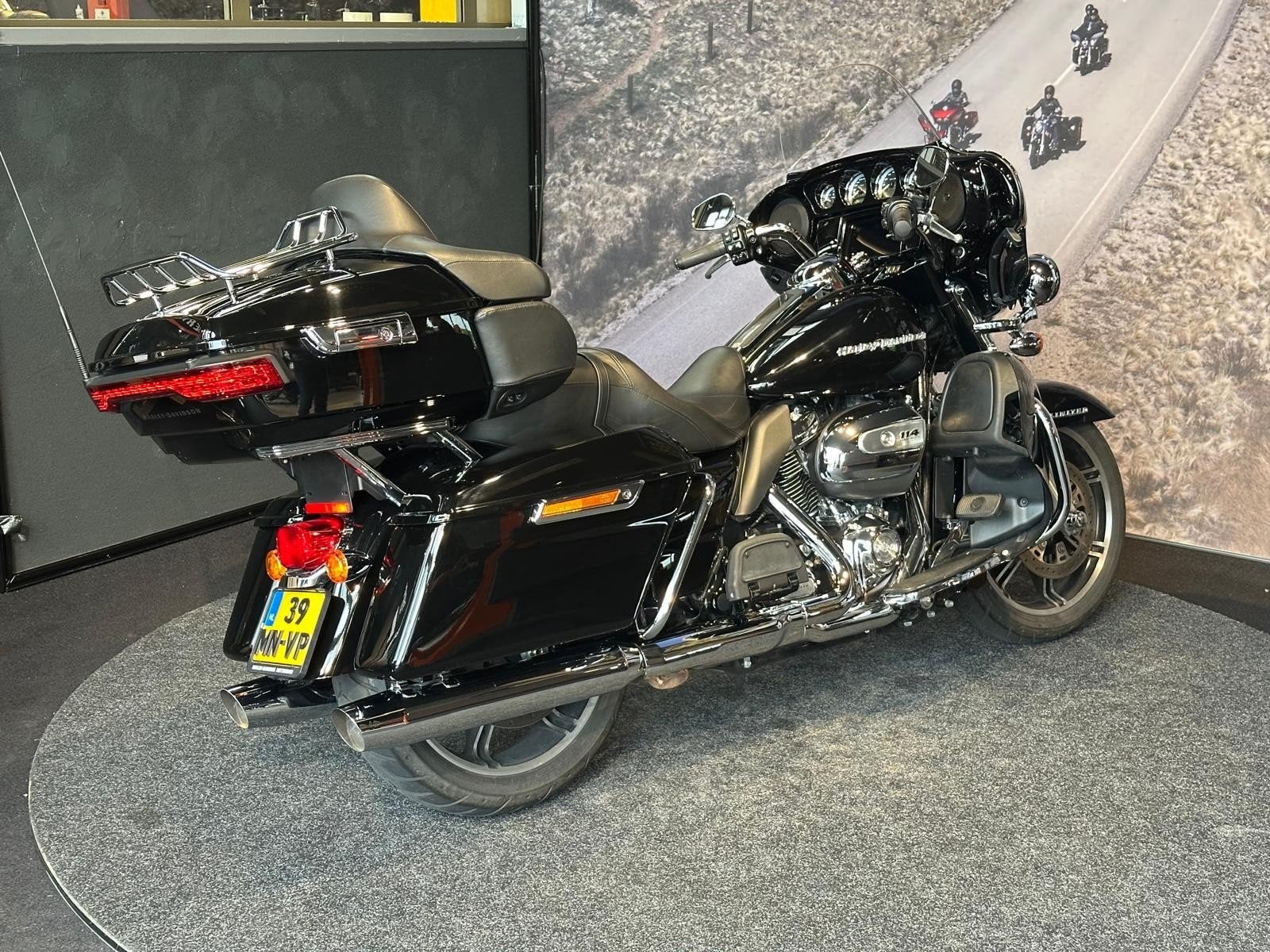 Harley-Davidson FLHTK ULTRA LIMITED (bj 2021), Motoren, Motoren | Harley-Davidson, Laan van Vredenoord 33
2289 DA  RIJSWIJK, NL