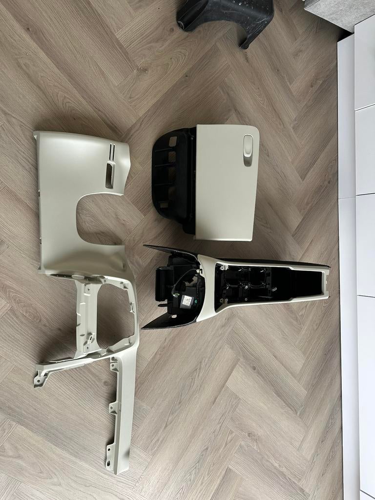 Volvo xc40 interieur, Ophalen