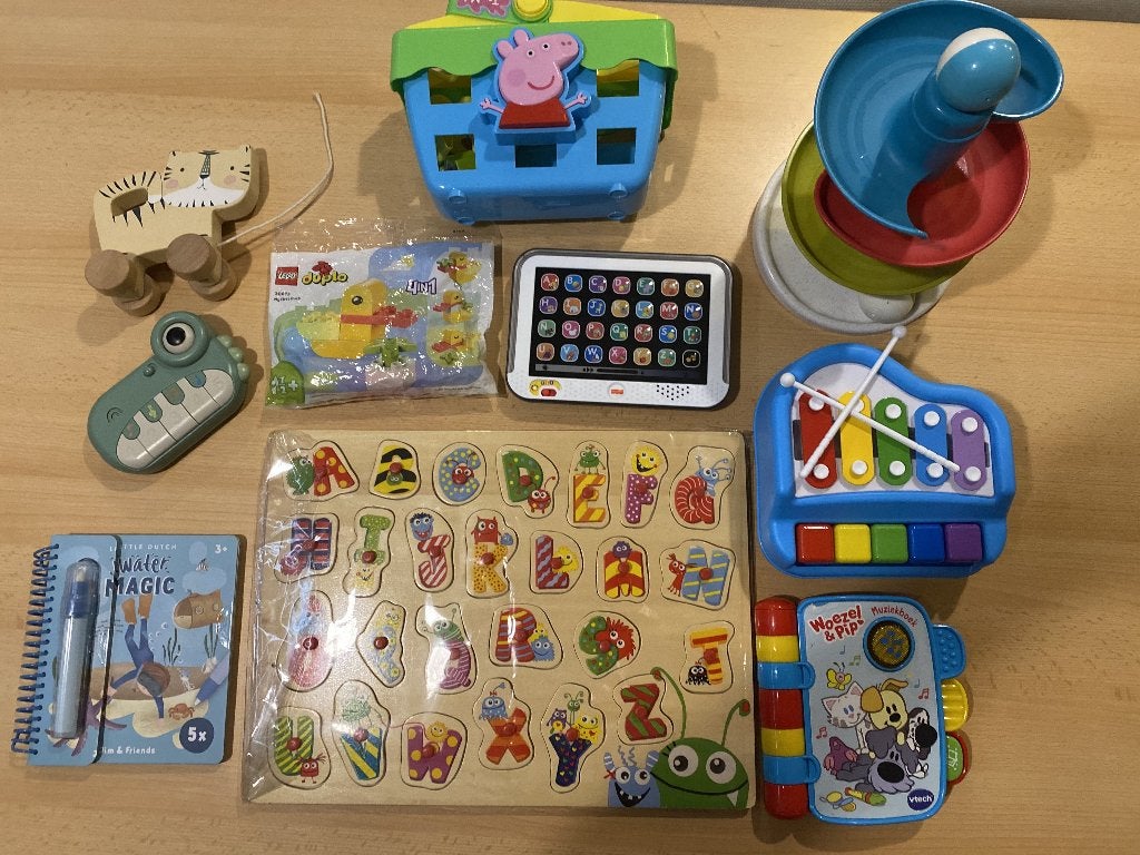 Grote partij baby & peuter speelgoed + Stoel 67€, Ophalen, Zo goed als nieuw, Overige typen, Met licht
