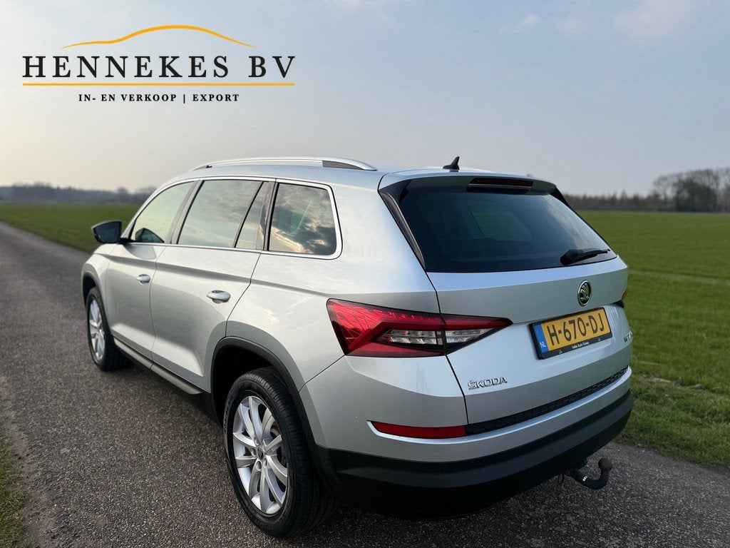 Skoda Kodiaq 1.5 TSI Business Edition export btw/ bpm lees t, Auto's, Skoda, 4 cilinders, 150 pk, Leder en Stof, Automatische klimaatregeling
