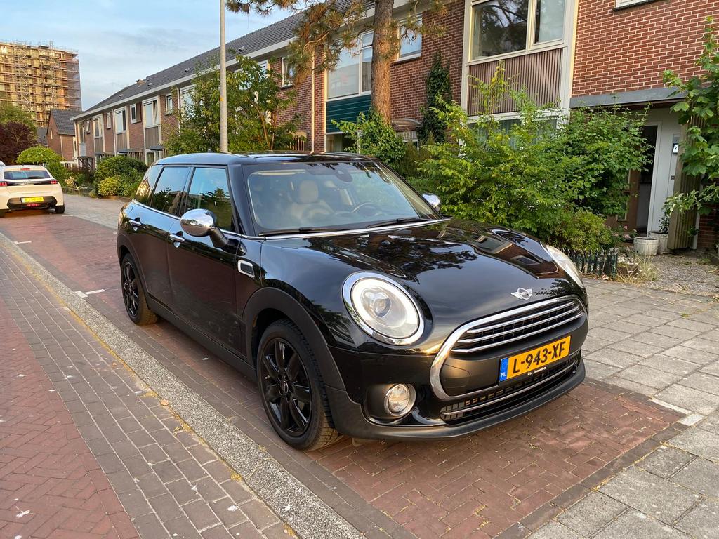 Mini Clubman 1.5 ONE AUT 2016 Zwart, Auto's, Mini, 4 cilinders, Zwart, 102 pk, Stationwagon