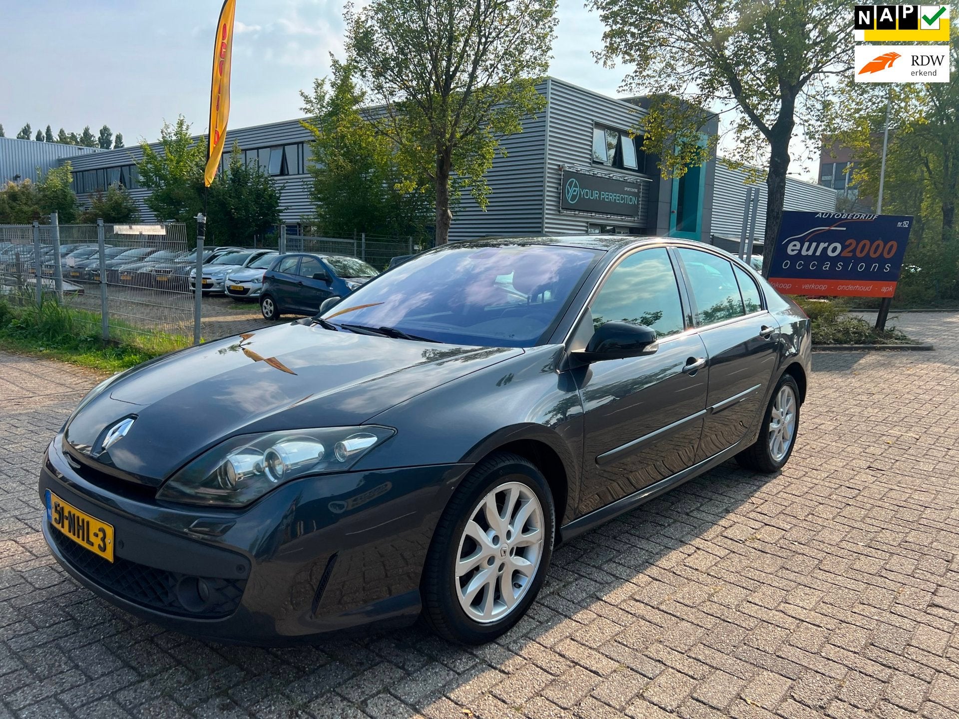 Renault Laguna 2.0 16V Dynamique - AUTOMAAT - LEDER - NAP !, Auto's, Renault, Gebruikt, 4 cilinders, Leder en Stof, 650 kg