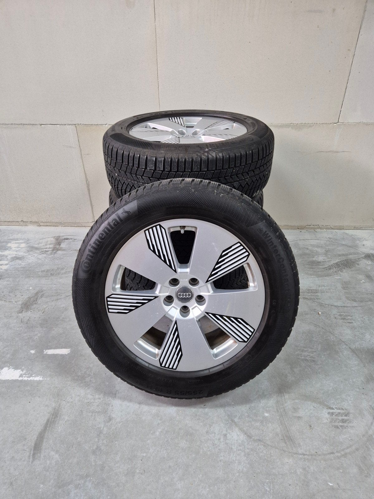 Audi E-tron Winterbanden met Velgen 255/55 R19, Ophalen