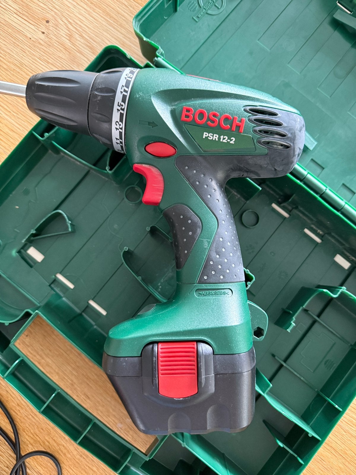 Bosch schroefboormachine, Doe-het-zelf en Verbouw, Gereedschap | Boormachines, Ophalen, Gebruikt, Minder dan 400 watt, Boor- en Schroefmachine