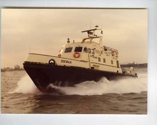 scheepvaart-foto-zeevalk-douane, Ophalen of Verzenden, Zo goed als nieuw, Motorboot, Boek of Tijdschrift