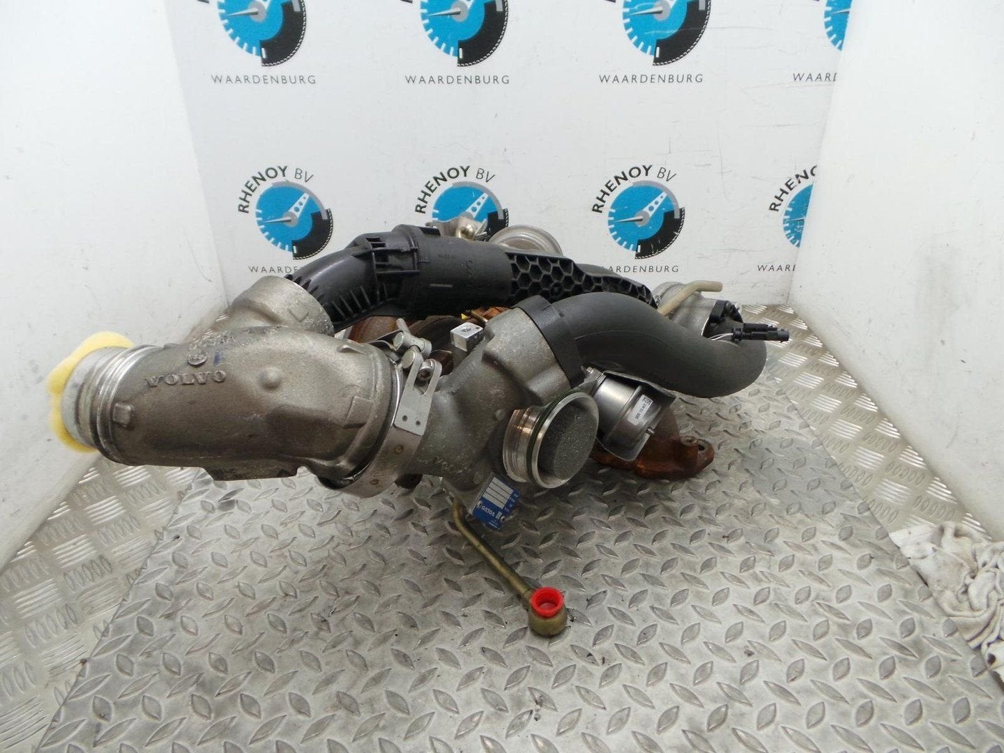 VOLVO V40 TURBO 2015, Ophalen of Verzenden, Gebruikt, Stiba lid