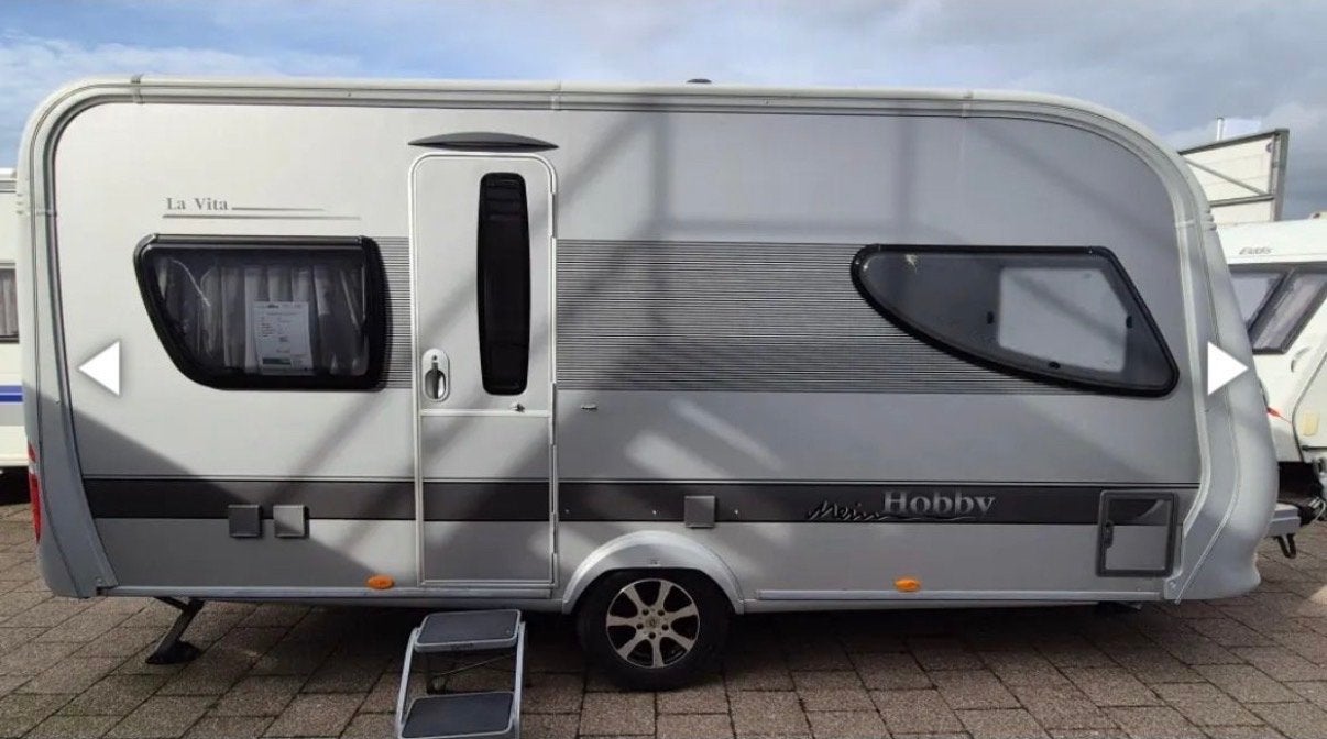 Hobby La Vita Bionda 460 UFE  met voortent/luifel/mover, Rondzit, Hobby, Frans bed, Particulier