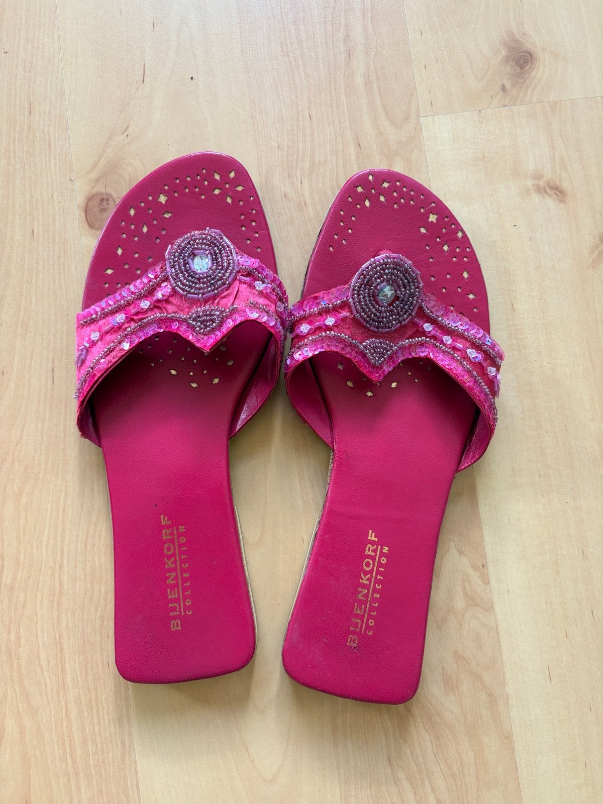 Roze slippers met kralen en pailletten, maat 40, Slippers, Ophalen of Verzenden, Zo goed als nieuw, Roze