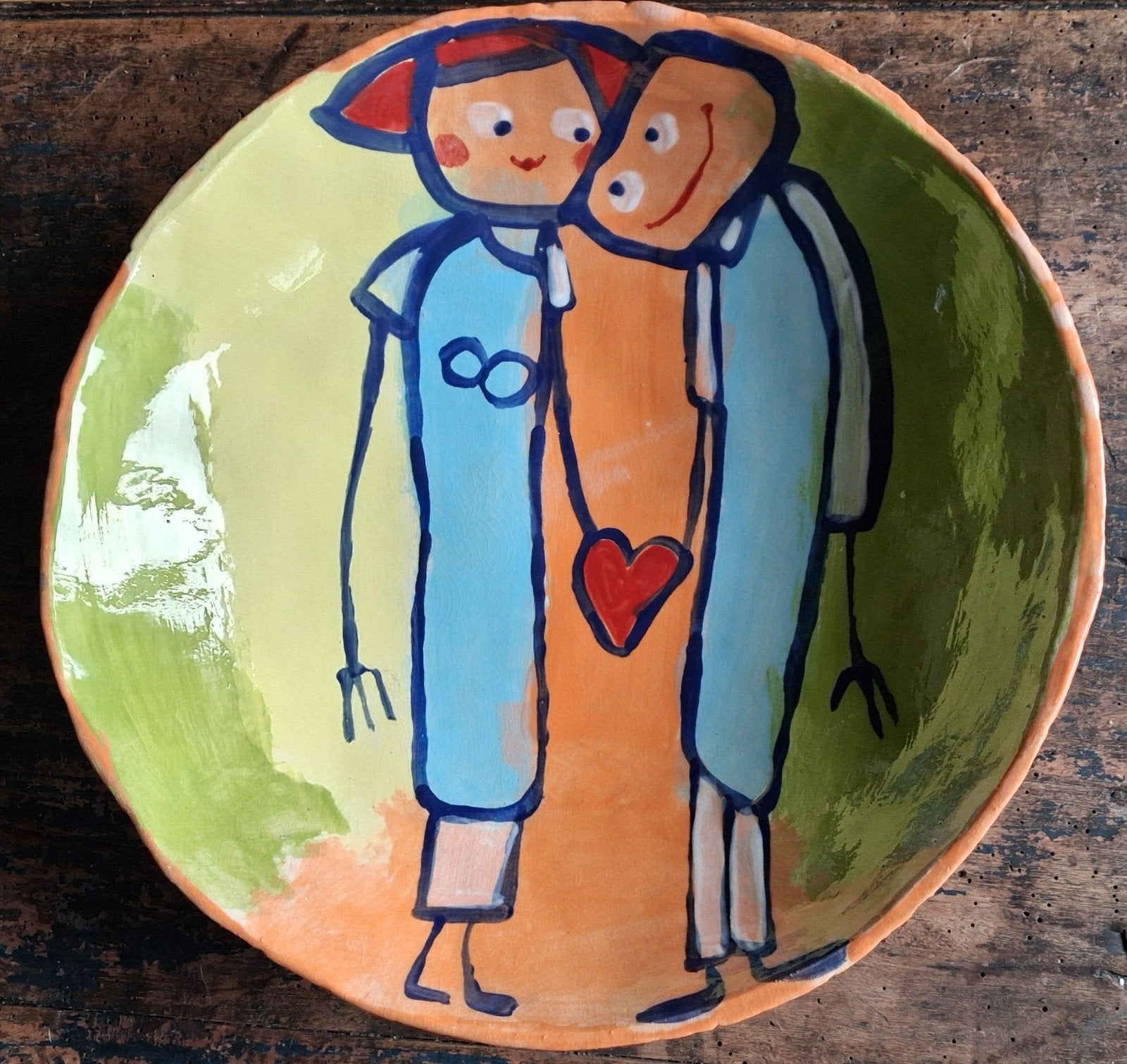 Schaal, naïeve stijl. Keramiek. Majolica.  33/7.5 cm., Ophalen, Porselein of Keramiek, Schaal, Rond