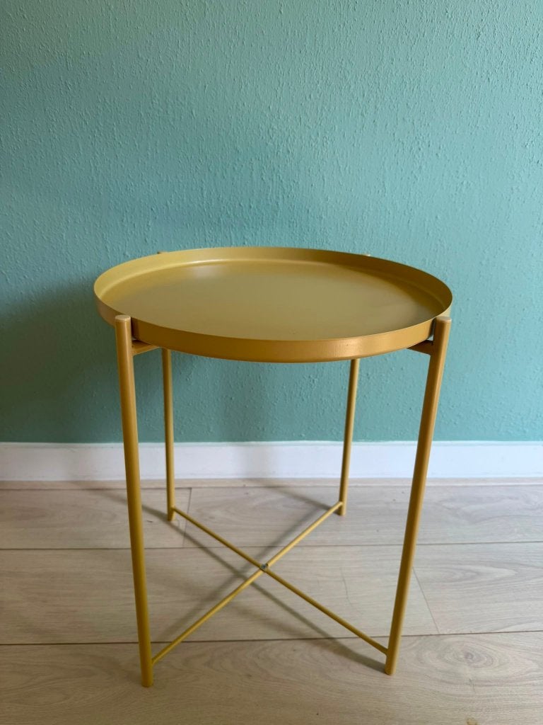 Gele GLADOM bijzettafel, Huis en Inrichting, Tafels | Bijzettafels, Minder dan 55 cm, Gebruikt, Metaal of Aluminium, Rond