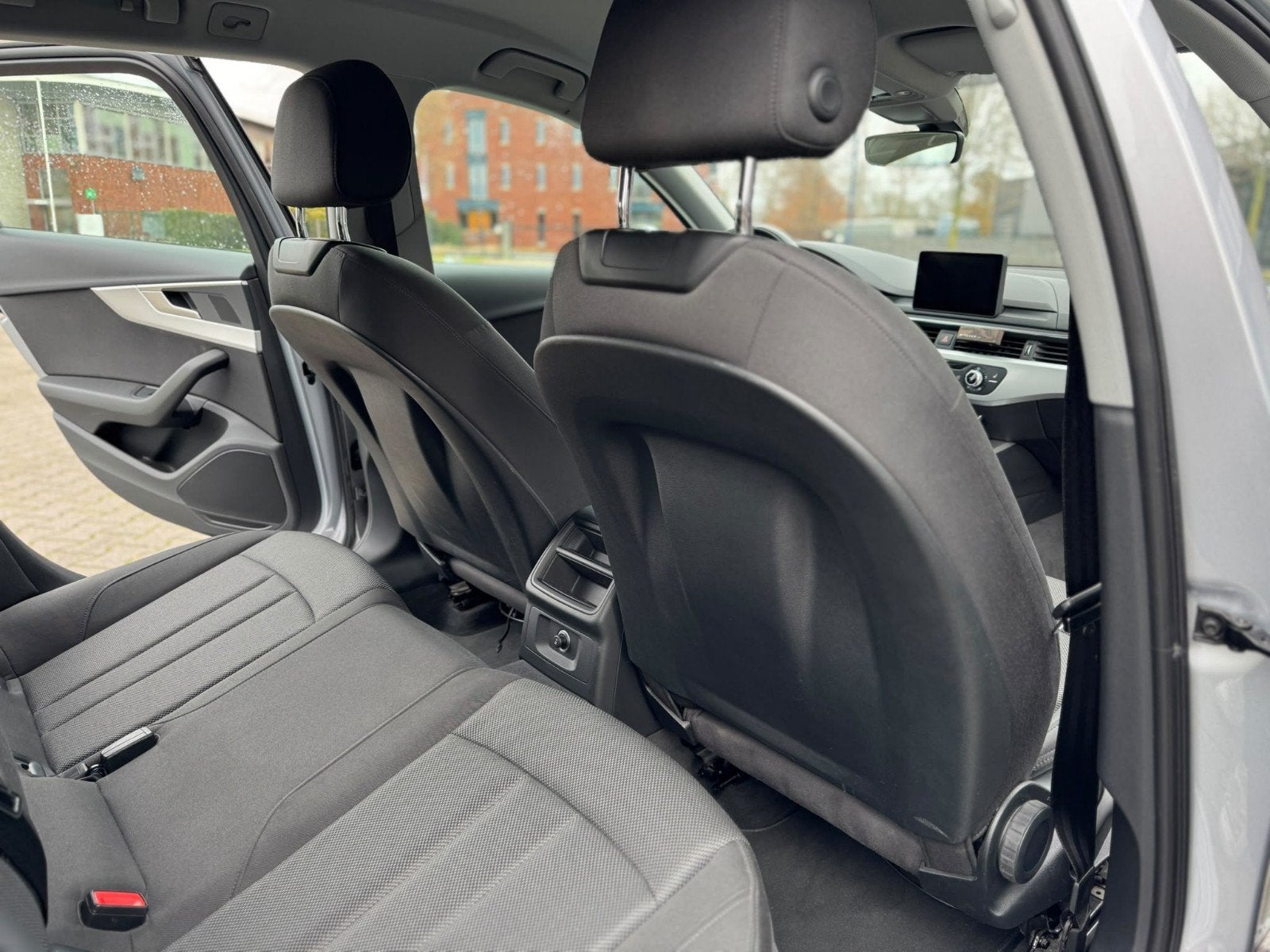 Foto 10 van Audi A4 1.4 Tfsi 150pk 2018 Grijs
