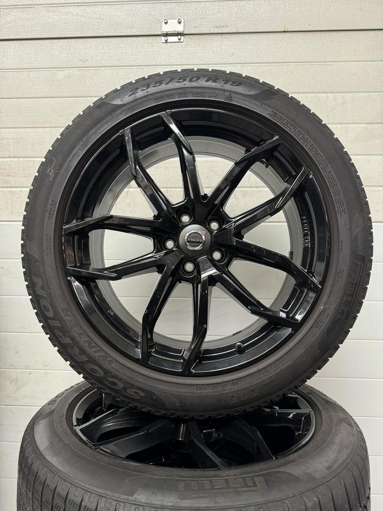 BLACK 19’’VOLVO V60 VELGEN WINTERBANDEN, 19 inch, Gebruikt, -, -