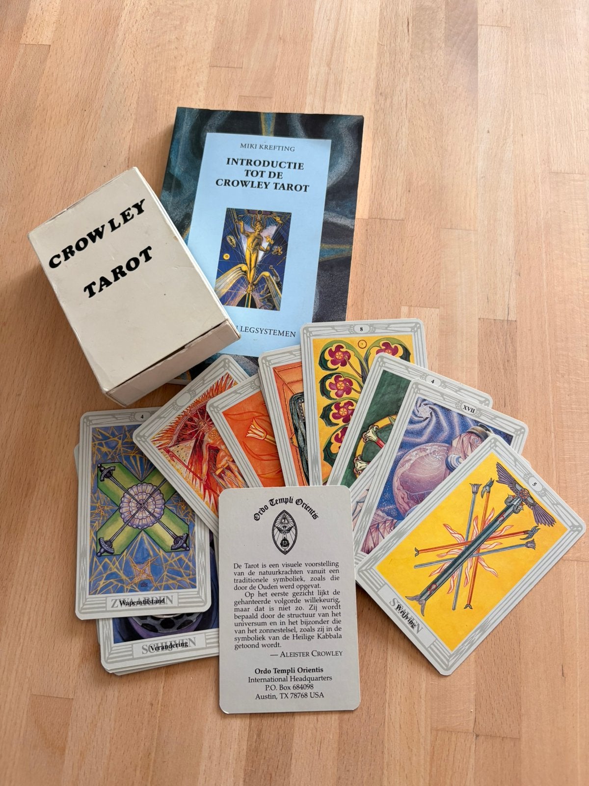 Introductie tot de Croweley Tarot-Miki Krefting incl kaarten, Tarot of Kaarten leggen, Verzenden, Overige typen, Zo goed als nieuw