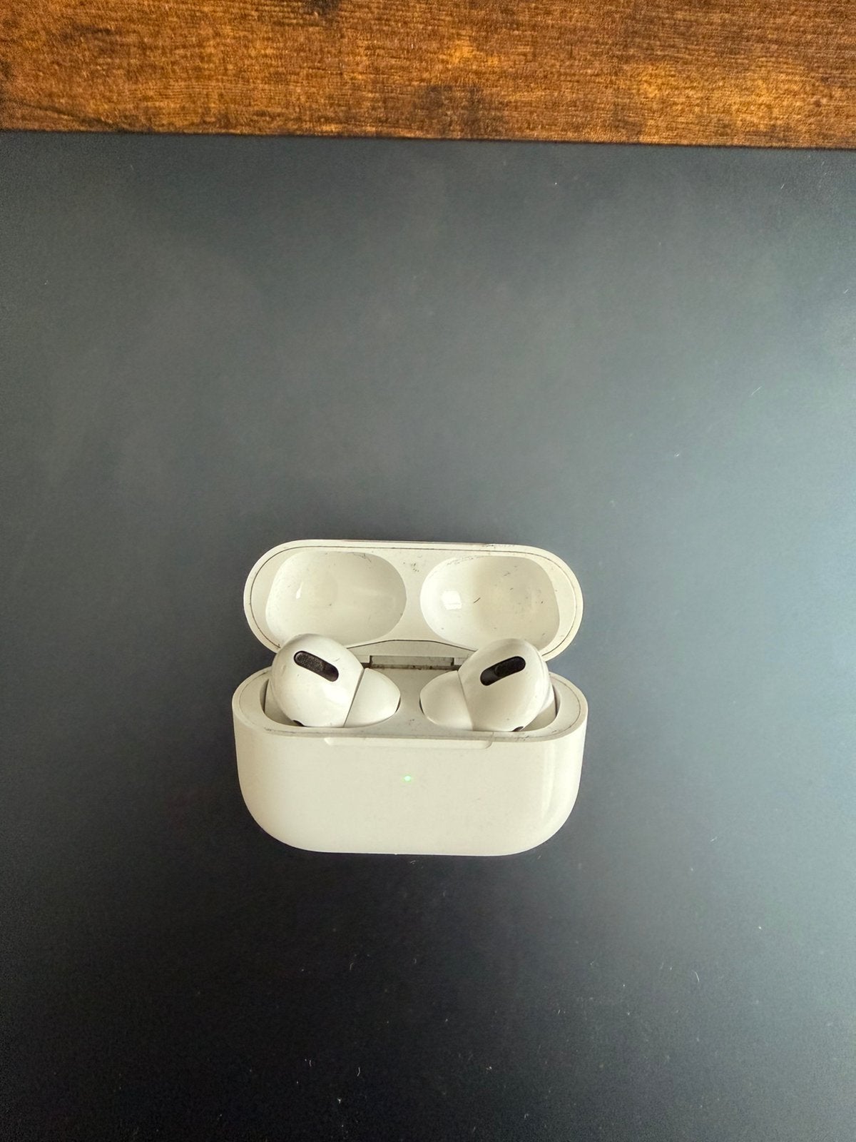 Airpods Pro 1 - Klein Defect, Ophalen of Verzenden, Zo goed als nieuw