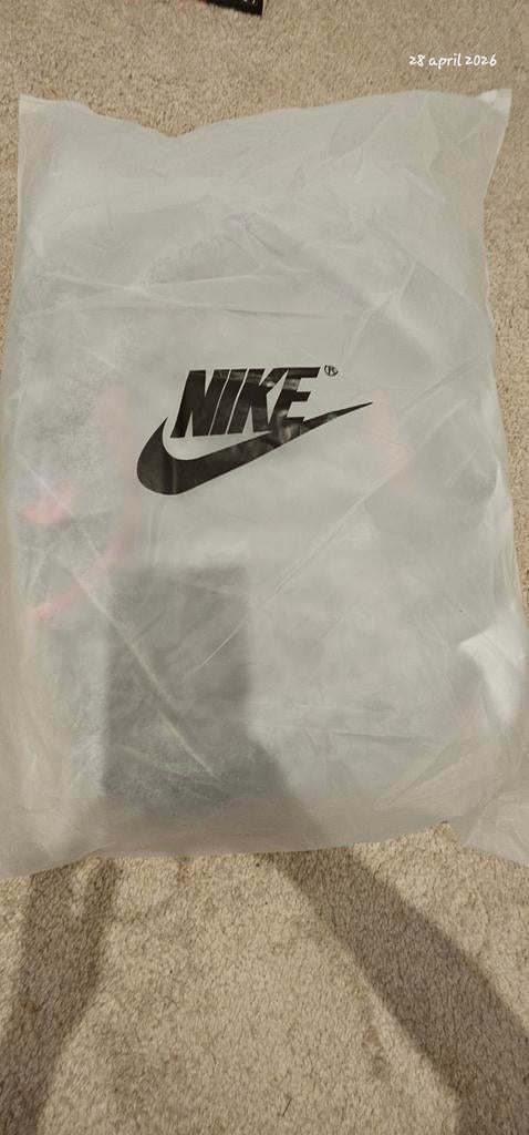 Nike rugzak zwart met roze accenten - Nieuw met kaartje, 25 tot 40 cm, Nieuw, Ophalen of Verzenden, Overige merken