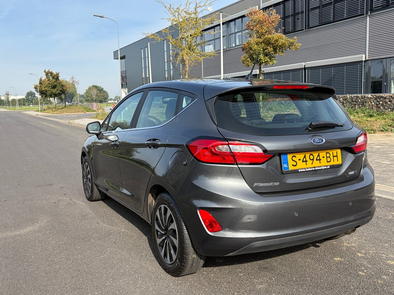Foto 5 van Ford Fiësta 1.0 Ecoboost Hybrid Titanium 125pk 2023 Grijs