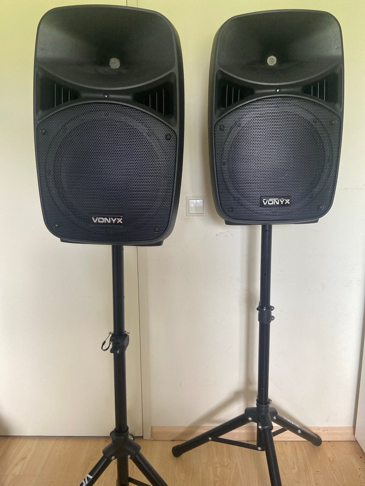 Vonyx VPS122A Actieve Luidsprekerset 12 inch met Stands, Ophalen of Verzenden, Zo goed als nieuw, Overige merken