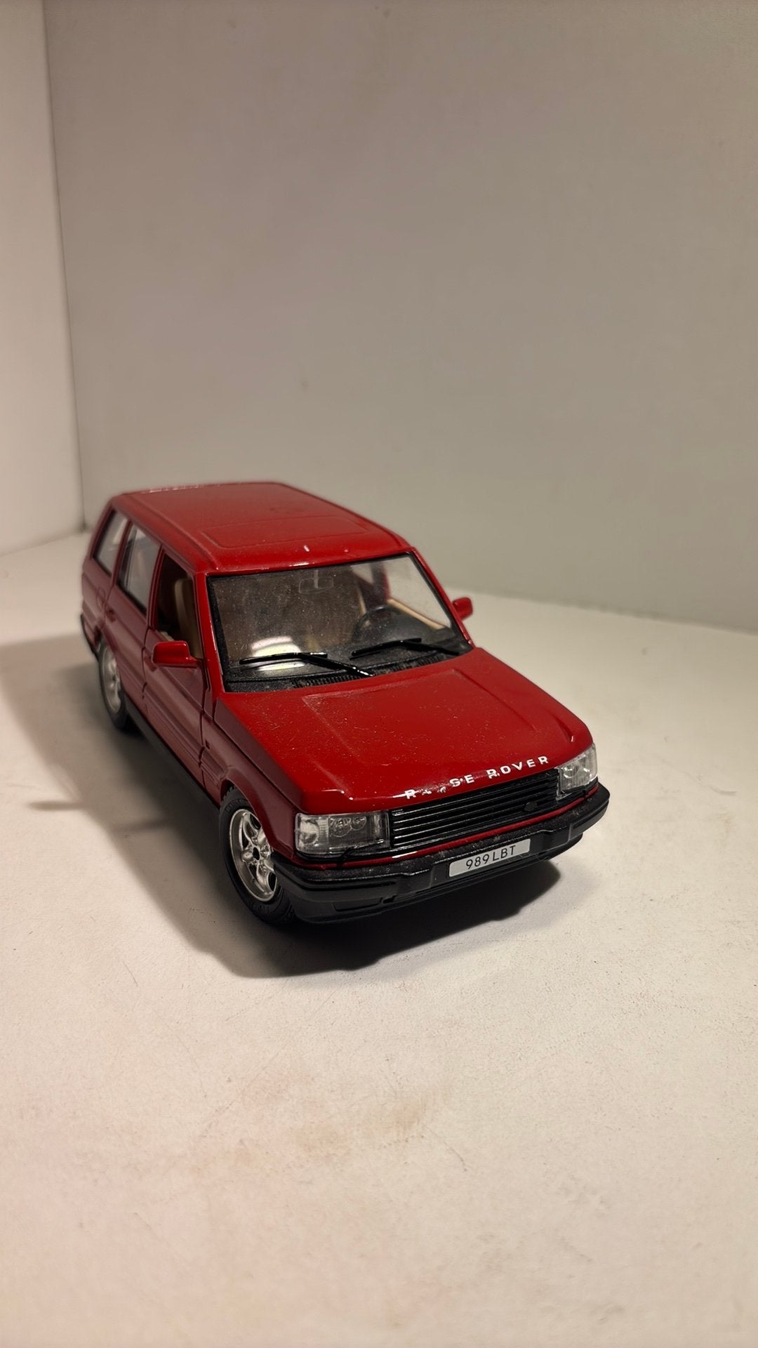Land rover 2001 Bburago 1.24