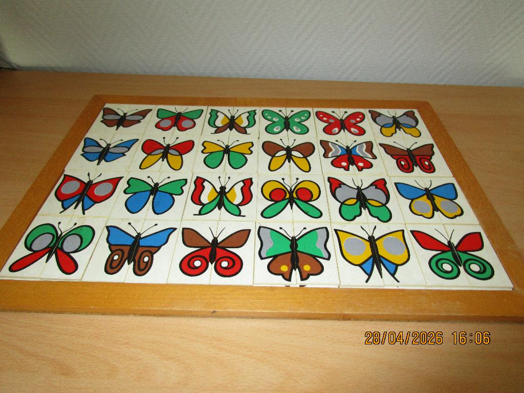 Vintage Vlinder Puzzel Gekleurd 20 verschillende vlinders, Ophalen of Verzenden, Meer dan 50 stukjes, Gebruikt, 2 tot 4 jaar