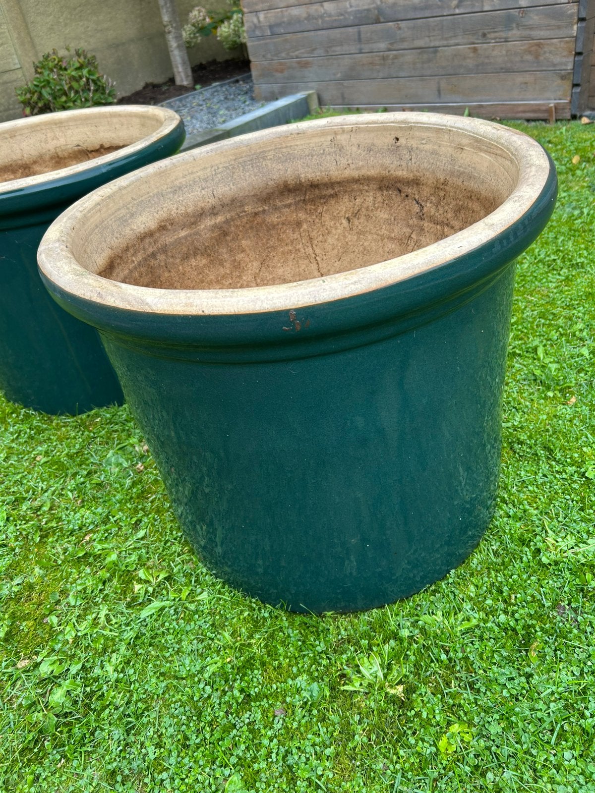 Grote mooie zware bloempotten twee stuks, Ophalen, Rond, Zo goed als nieuw, Minder dan 25 cm