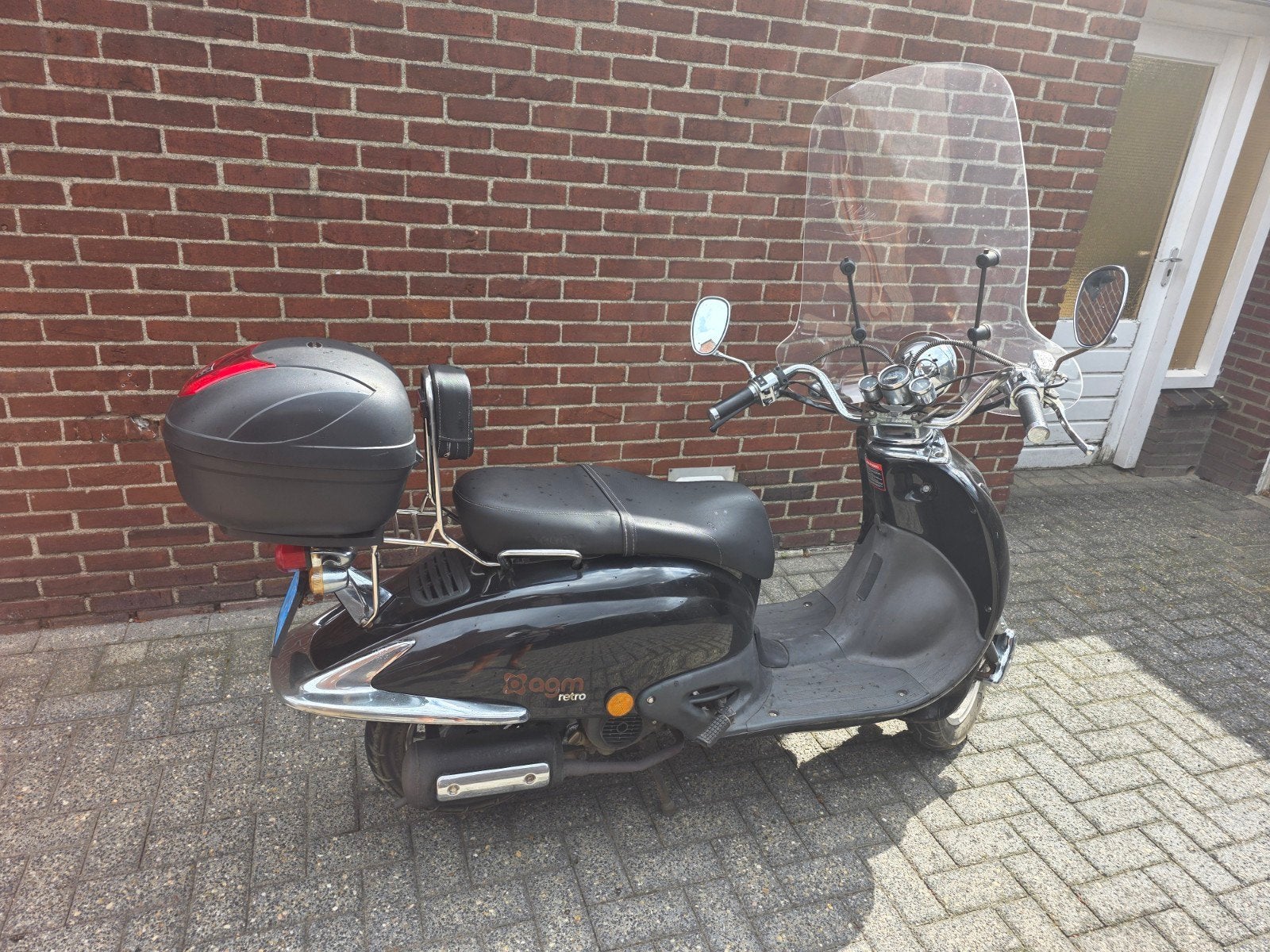 AGM Retro Scooter - Zwart, Inclusief Topkoffer, Fietsen en Brommers, Ophalen, Gebruikt, Benzine, Overige merken
