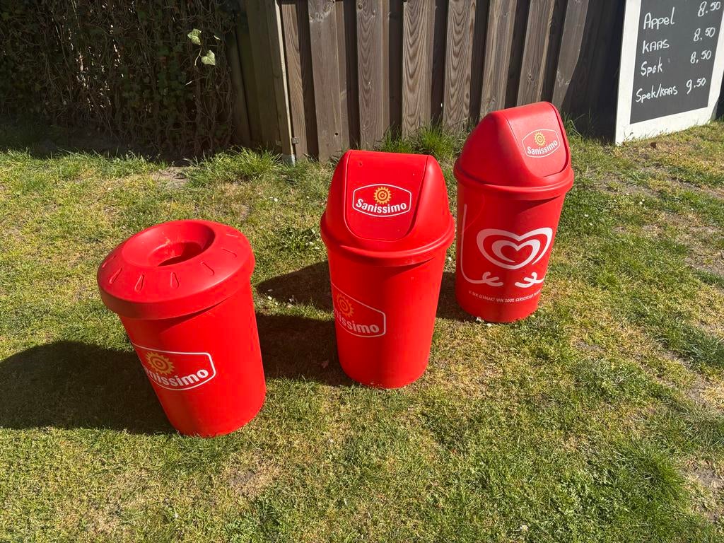 3 Sanissimo prullenbakken - Rood kunststof, Kunststof, Gebruikt, Met pedaal, 50 tot 75 cm