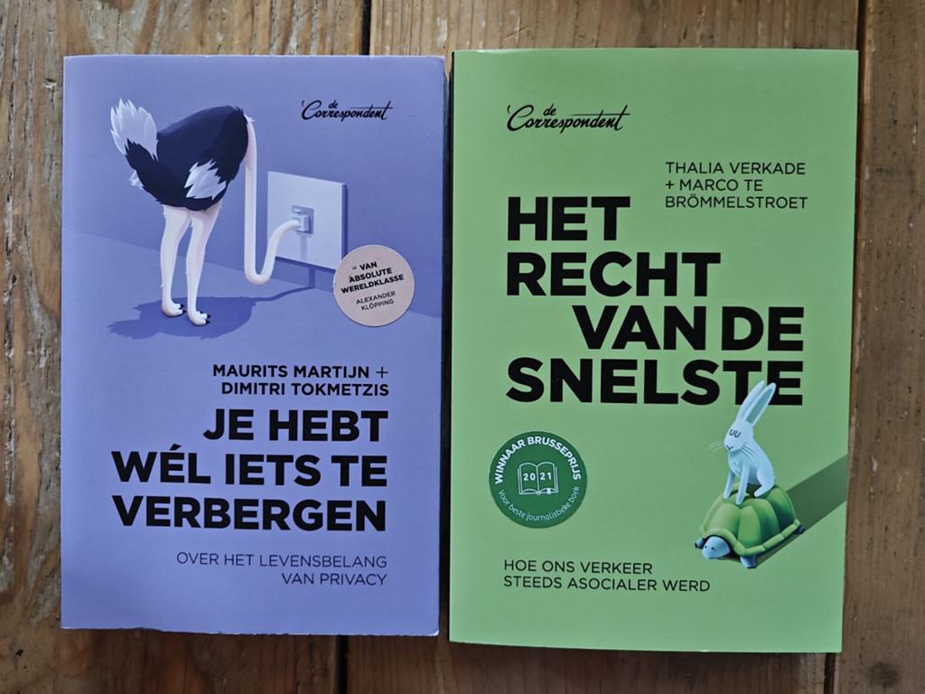 2 Boeken van: De Correspondent., Ophalen of Verzenden