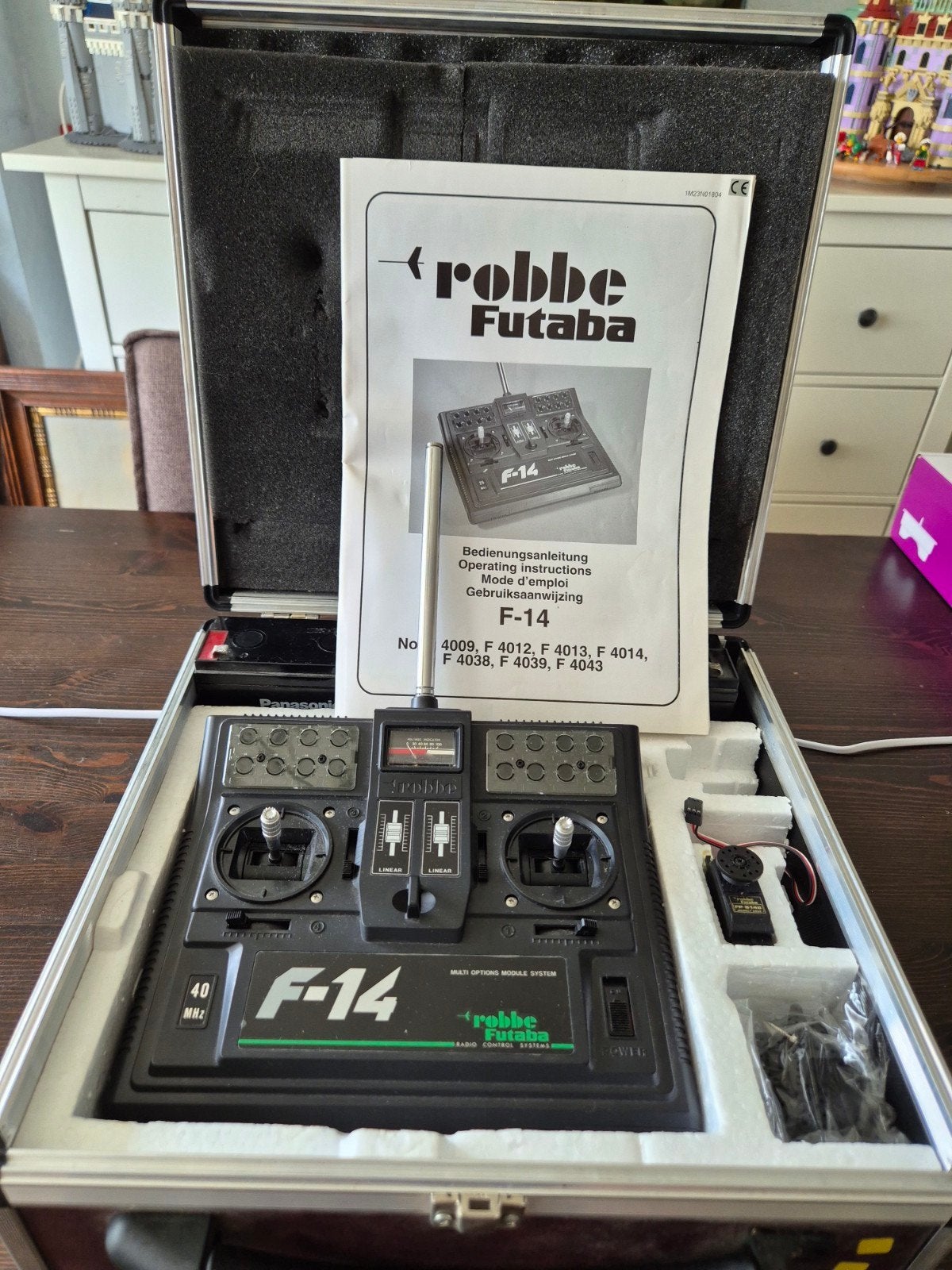 Robbe Futaba F-14 afstandsbediening met servo, Ophalen of Verzenden, Nieuw, 1:50 of kleiner, Overige merken
