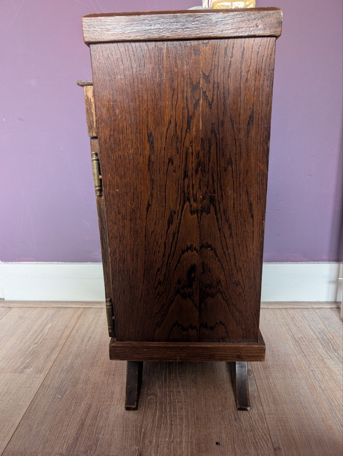 Foto 7 van Vintage houten nachtkastje - Opknapper