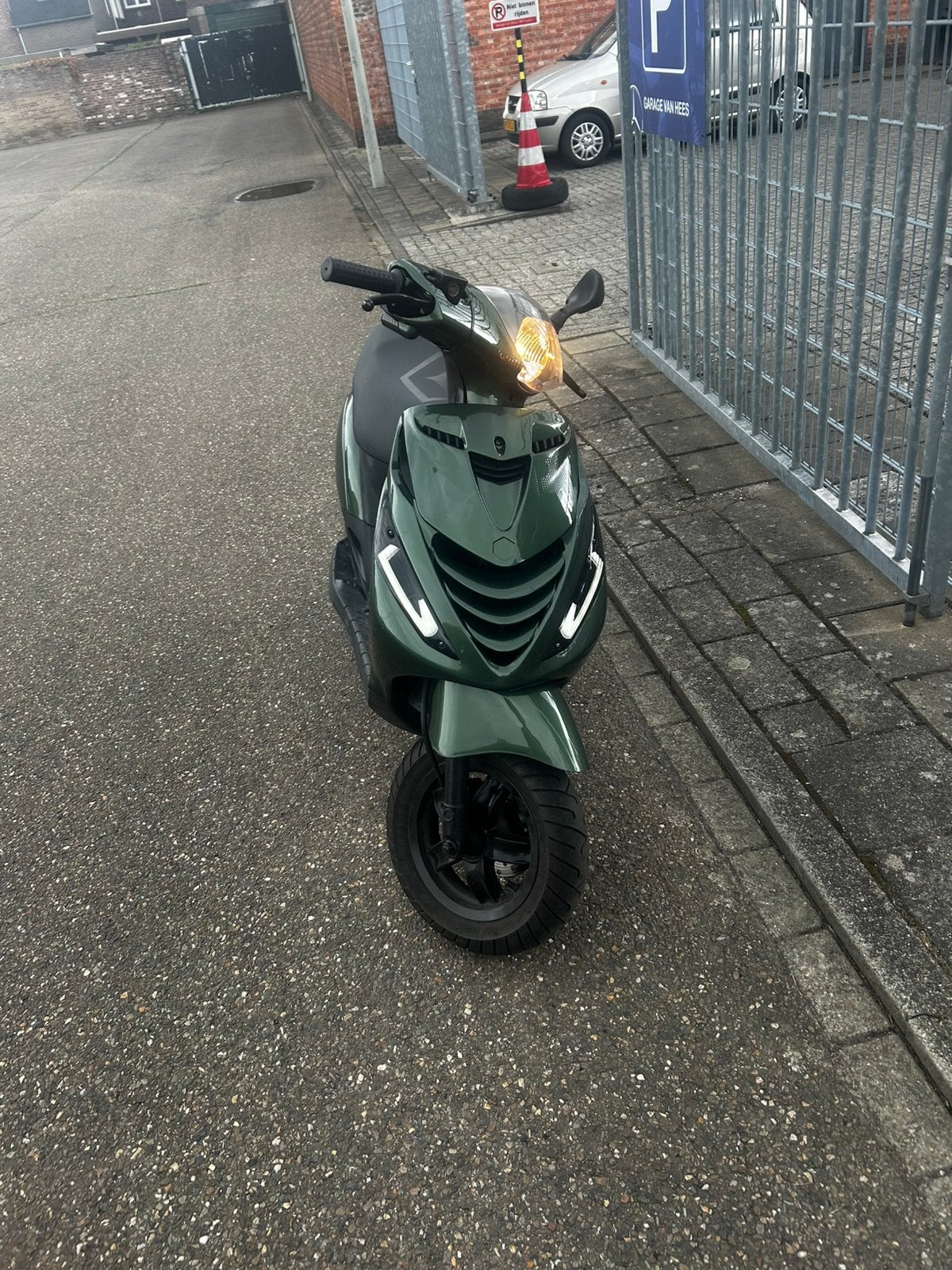 Piaggio zip 70cc brom, Fietsen en Brommers, Scooters | Piaggio, Ophalen, Tweetakt, Maximaal 45 km/u, Zip