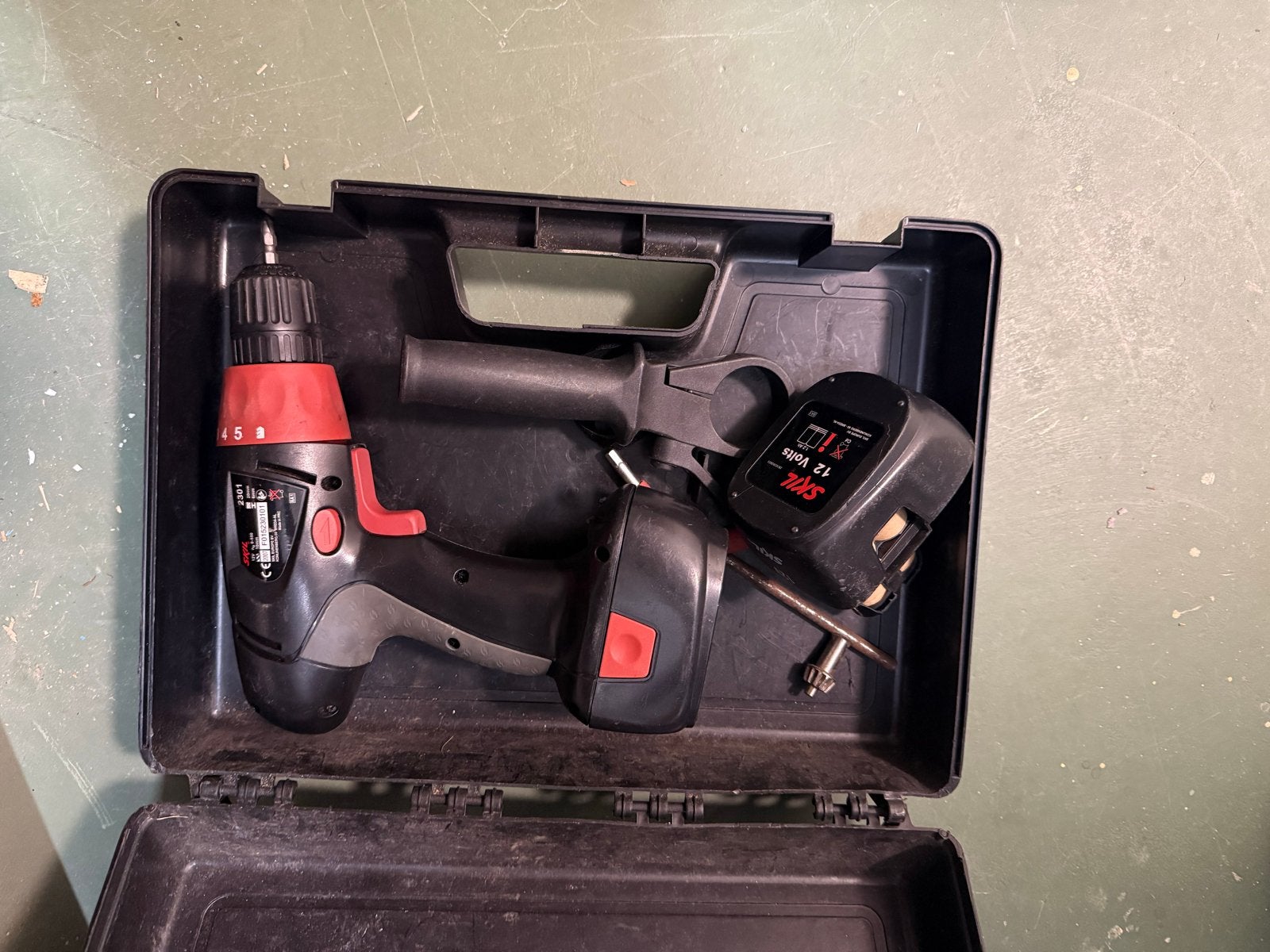 SKIL 12 Volt Boor- en Schroefmachine met Koffer, Ophalen of Verzenden, Gebruikt, Minder dan 400 watt, Boor- en Schroefmachine
