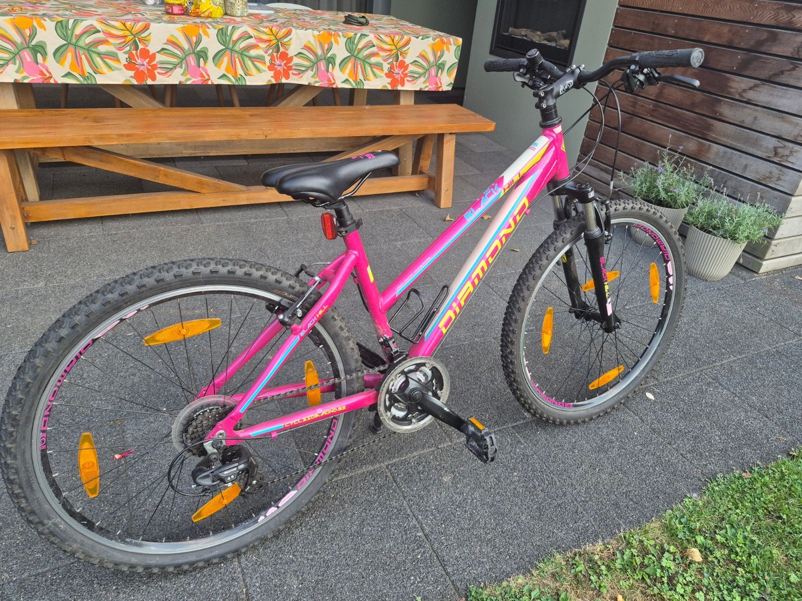 Diamondback 26 inch Mountainbike - Roze/Wit, Fietsen en Brommers, Ophalen, Zo goed als nieuw, Velgrem