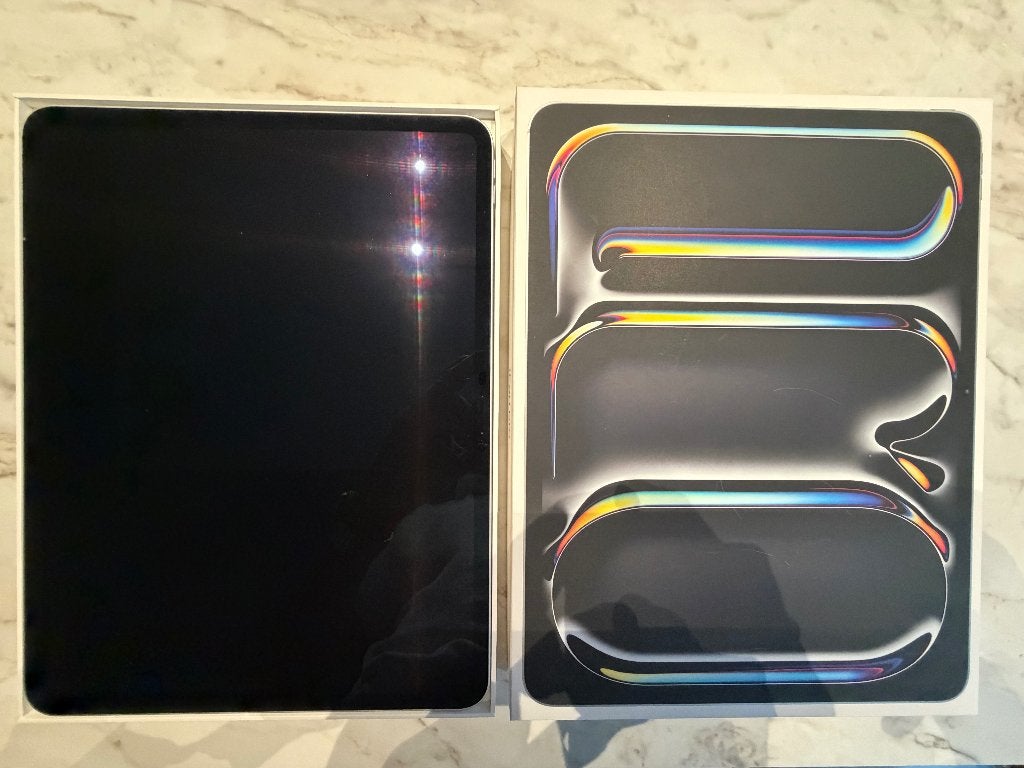 iPad Pro M4 13" 256GB | lichte schermscheur | 94% batterij, Apple iPad, Ophalen of Verzenden, Grijs, Wi-Fi