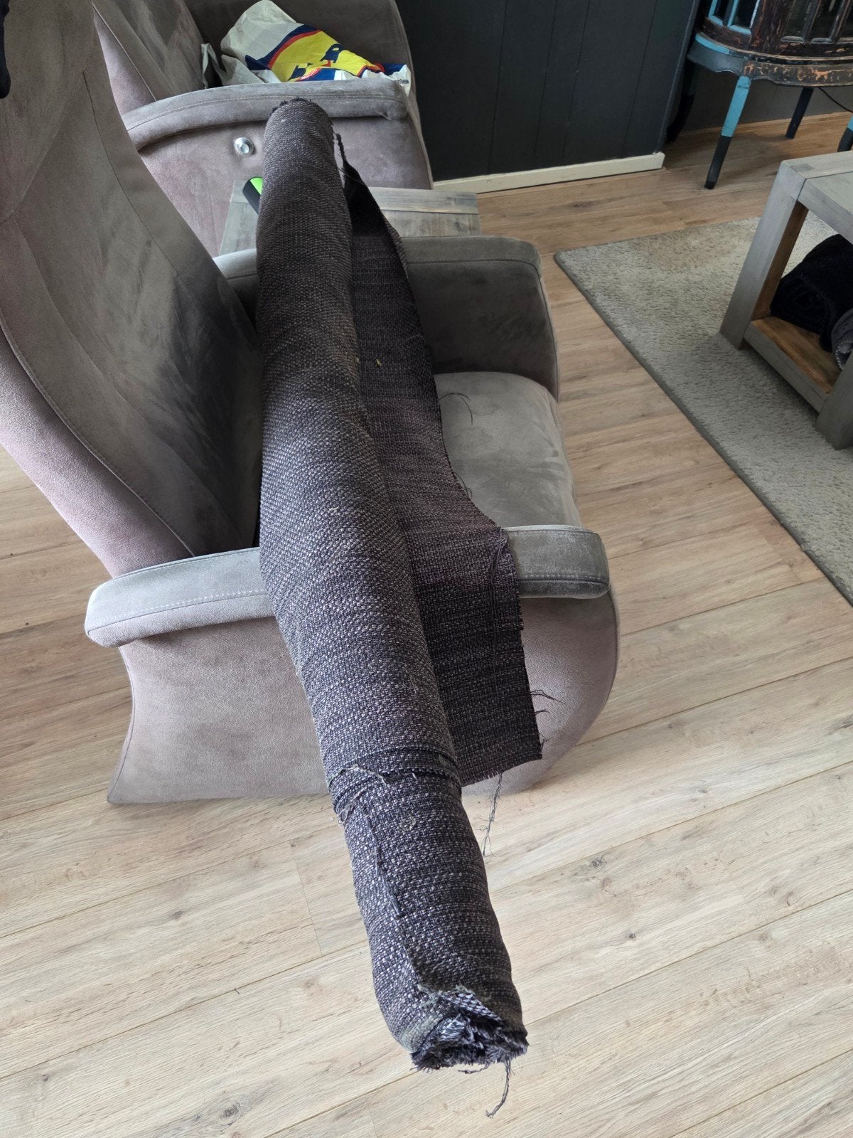 Fauteuil bekleding op rol - Grijs/Zwart, Hobby en Vrije tijd, Stoffen en Lappen, Ophalen, Overige materialen, 120 cm of meer, Grijs