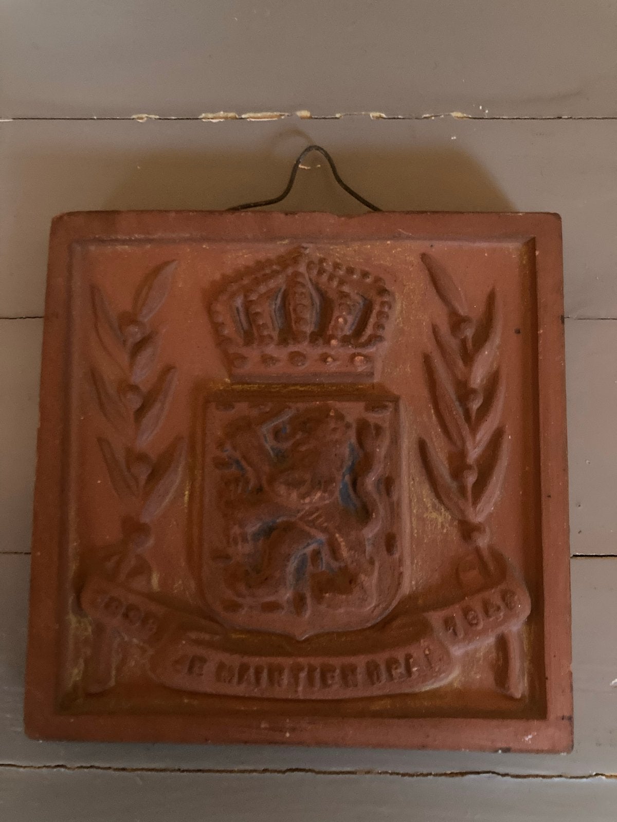 Historische Tegel met Nederlands Wapen en Jaartallen, Ophalen of Verzenden