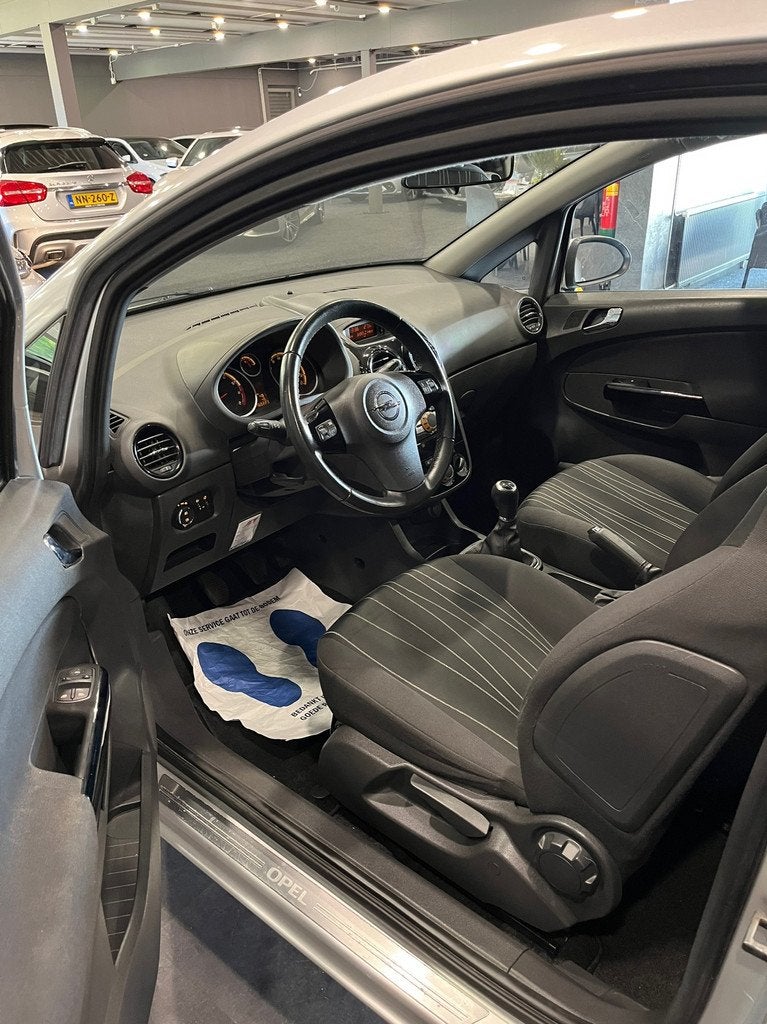 Opel Corsa 1.2-16V '111' Edition AIRCO CRUISE APK NIEUW, Voorwielaandrijving, Euro 5, 1229 cc, Origineel Nederlands